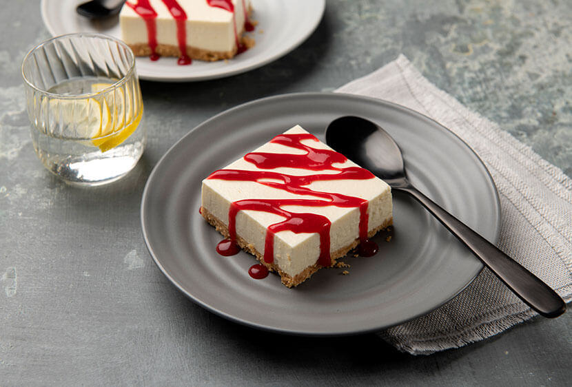 Cheesecake-with-Raspberry-Coulis